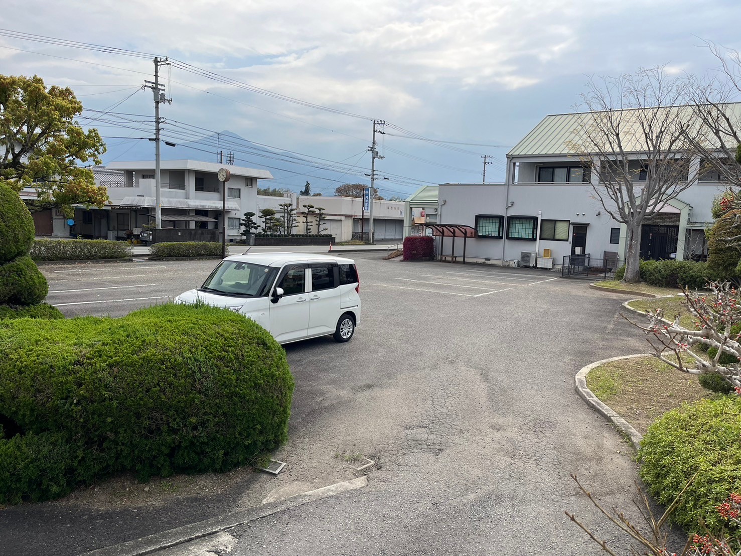 安田歯科　駐車場